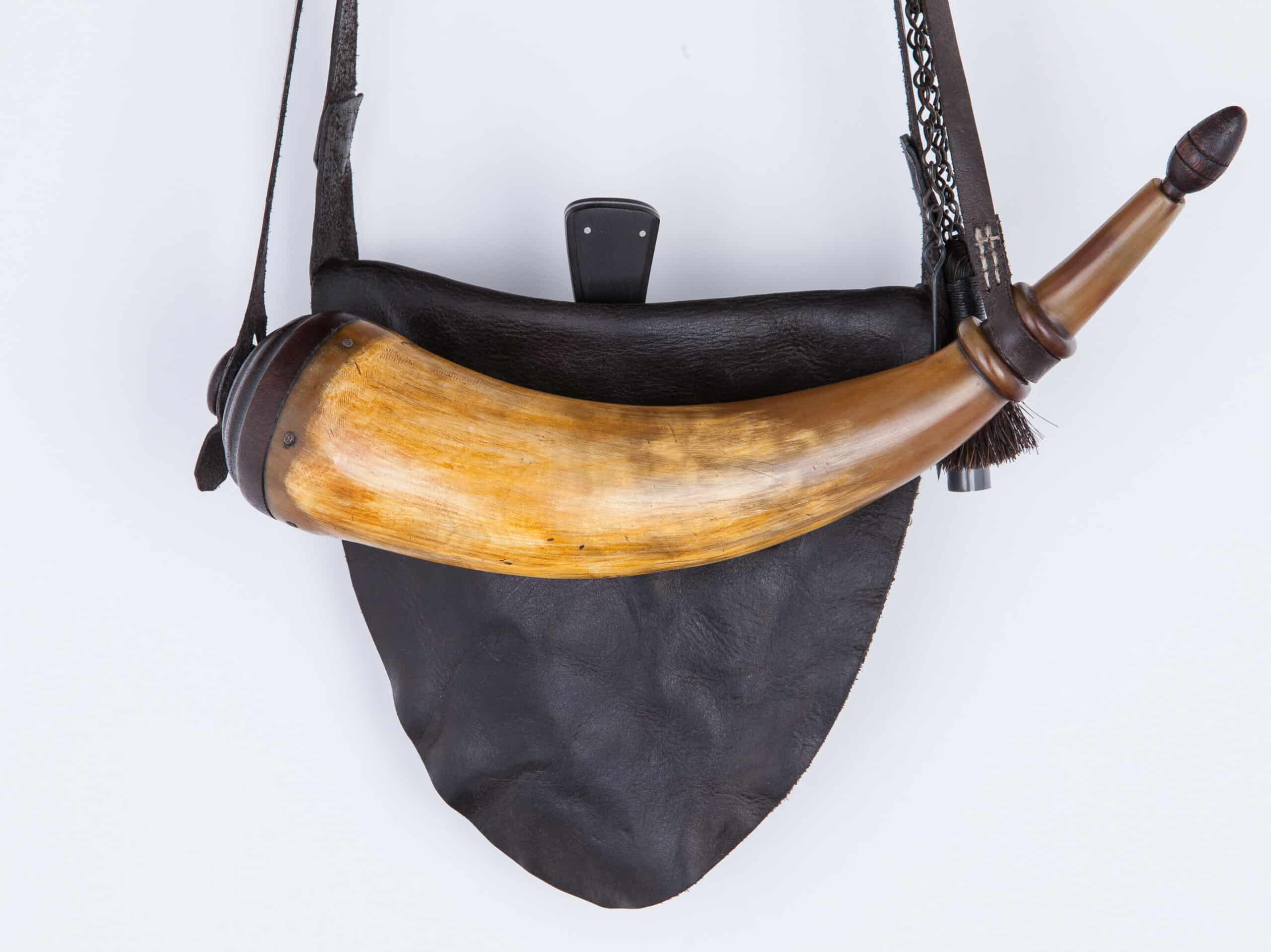 Southern mountain shot pouch and powder horn