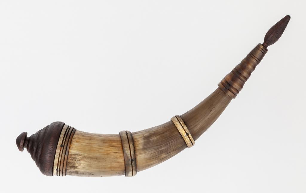 Horn #32 - Southern Multi-banded, screw-tip powder horn - Outside Curve